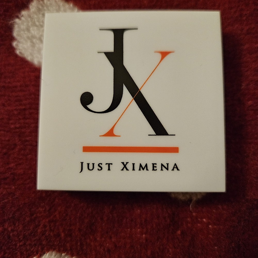 ⚪️🔴5/10$ Just Ximena - Satin Sand Highlighter
